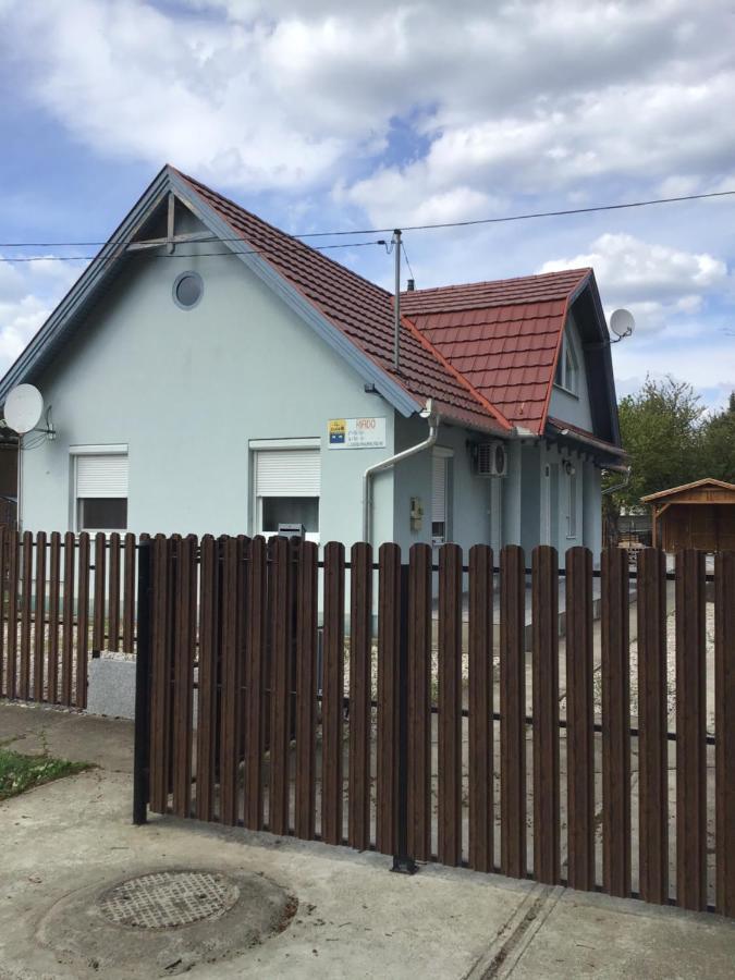 4 Lurkó Apartman Új Apartment Hajduszoboszlo Bagian luar foto
