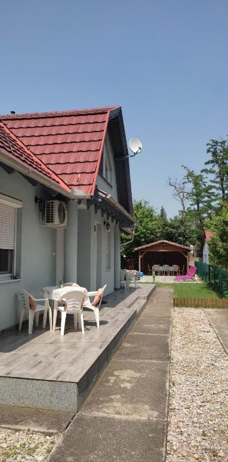 4 Lurkó Apartman Új Apartment Hajduszoboszlo Bagian luar foto